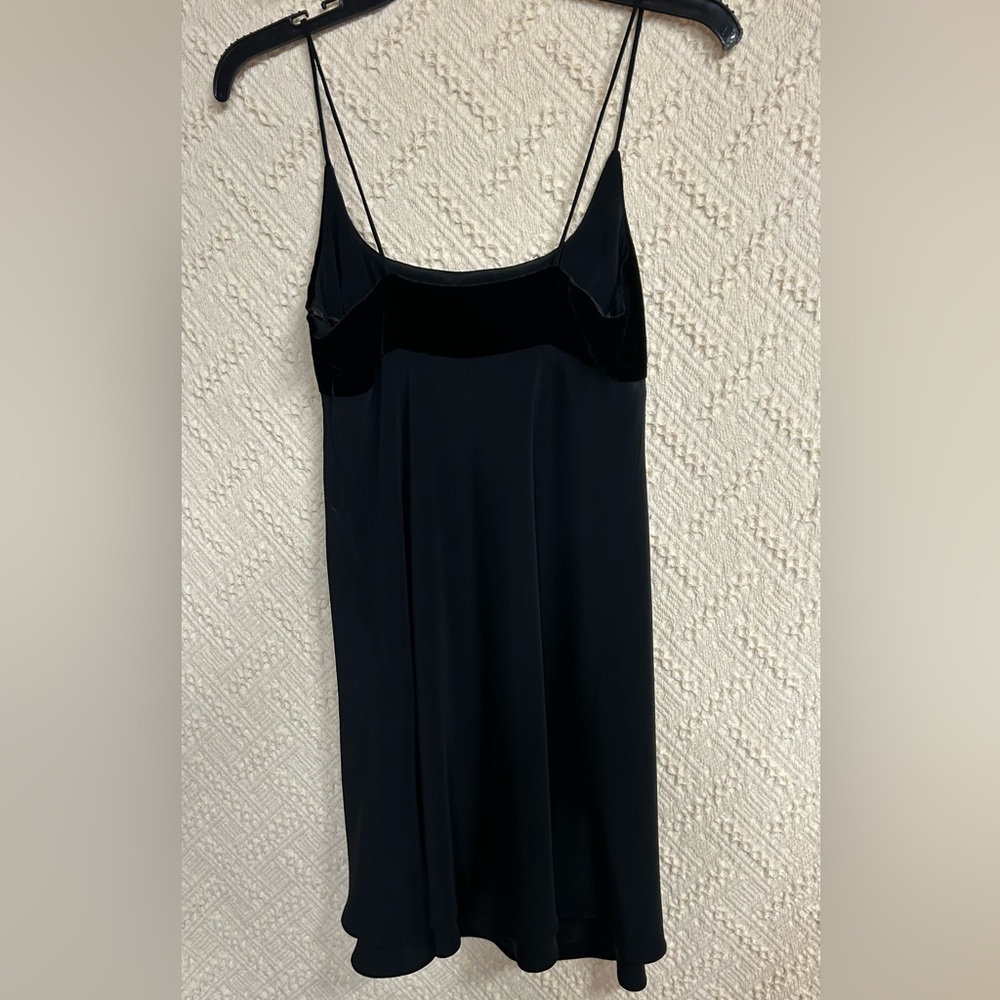 Jones New York Classic Black Chemise